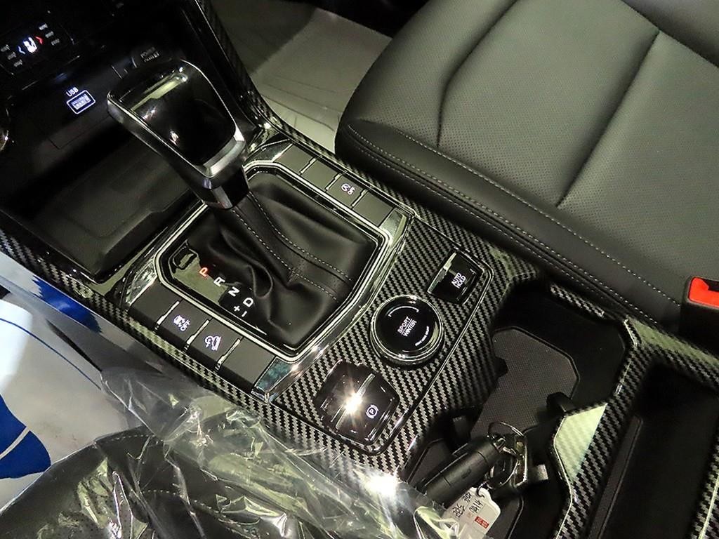 KG모빌리티(쌍용) 코란도 뷰티풀코란도 2WD 가솔린 1.5 C5 이미지 12
