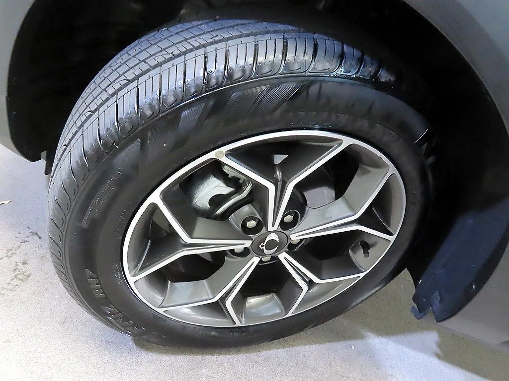 KG모빌리티(쌍용) 코란도 뷰티풀코란도 2WD 가솔린 1.5 C5 이미지 20