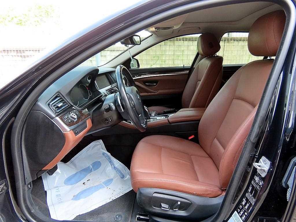 BMW 5시리즈 5시리즈 (F10) 528i xDrive M 에어로 다이나믹 이미지 5