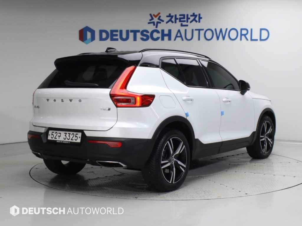 볼보 XC40 T4 4WD R-디자인 이미지 2
