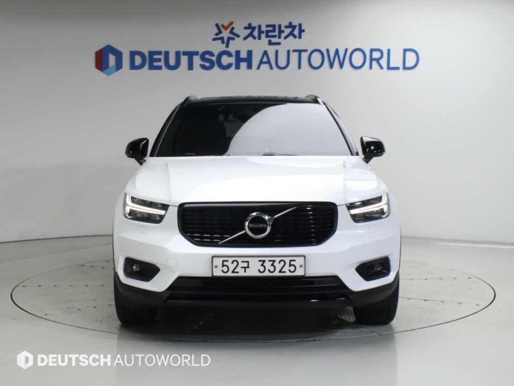볼보 XC40 T4 4WD R-디자인 이미지 3