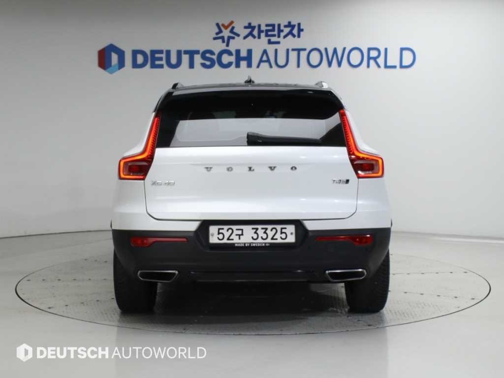 볼보 XC40 T4 4WD R-디자인 이미지 4