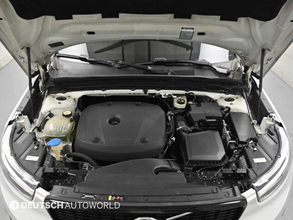 볼보 XC40 T4 4WD R-디자인 이미지 6