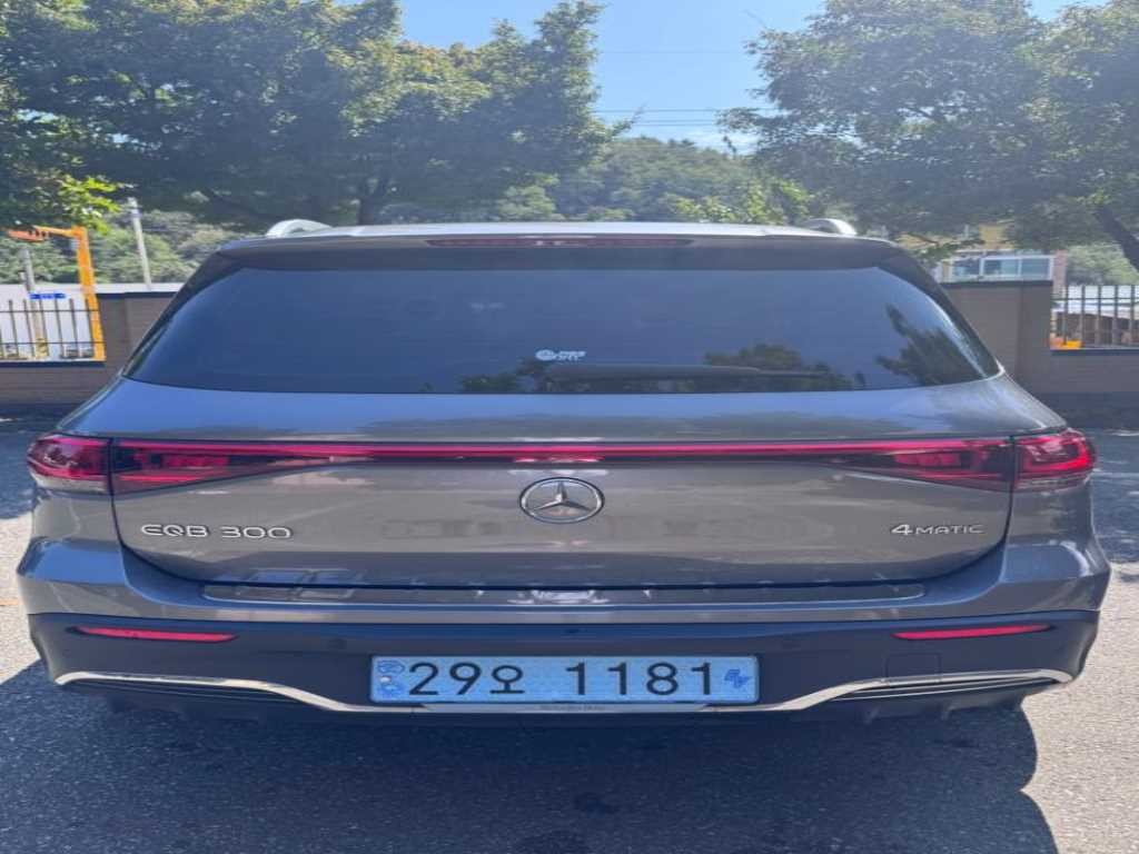 벤츠 EQB EQB (X243) EQB 300 4MATIC AMG 라인 이미지 4