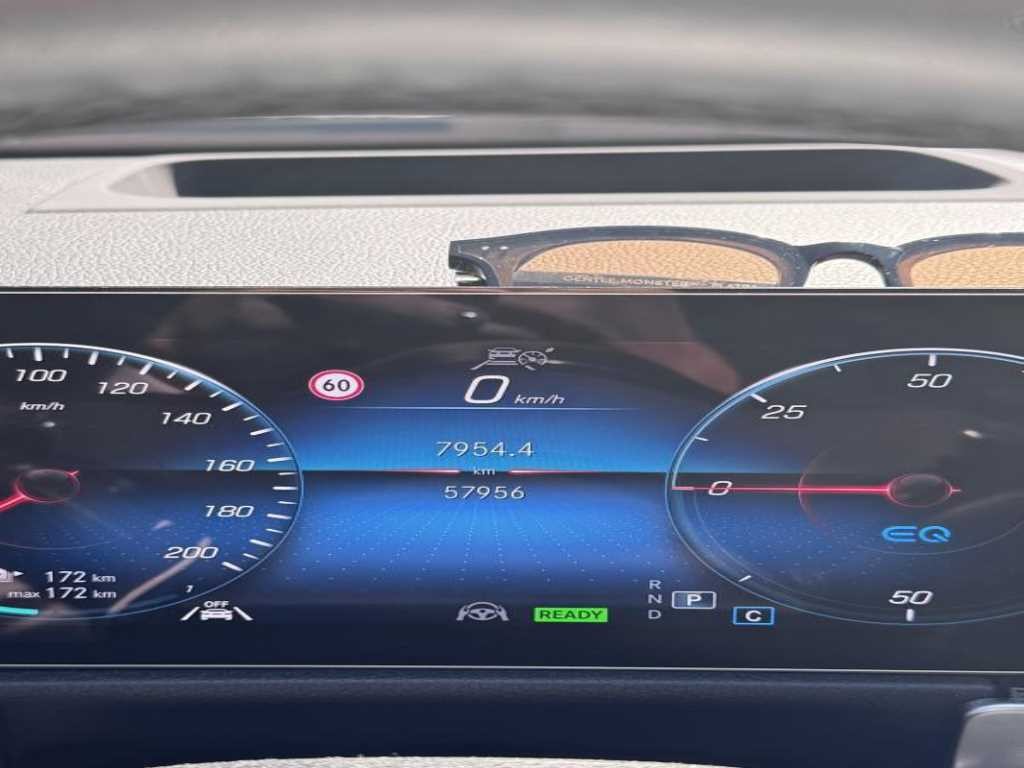 벤츠 EQB EQB (X243) EQB 300 4MATIC AMG 라인 이미지 5