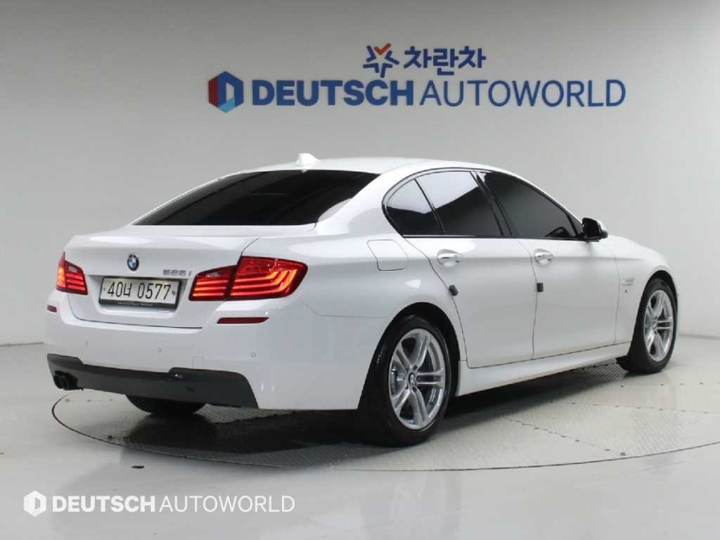 BMW 5시리즈 5시리즈 (F10) 528i M 에어로 다이나믹 이미지 2