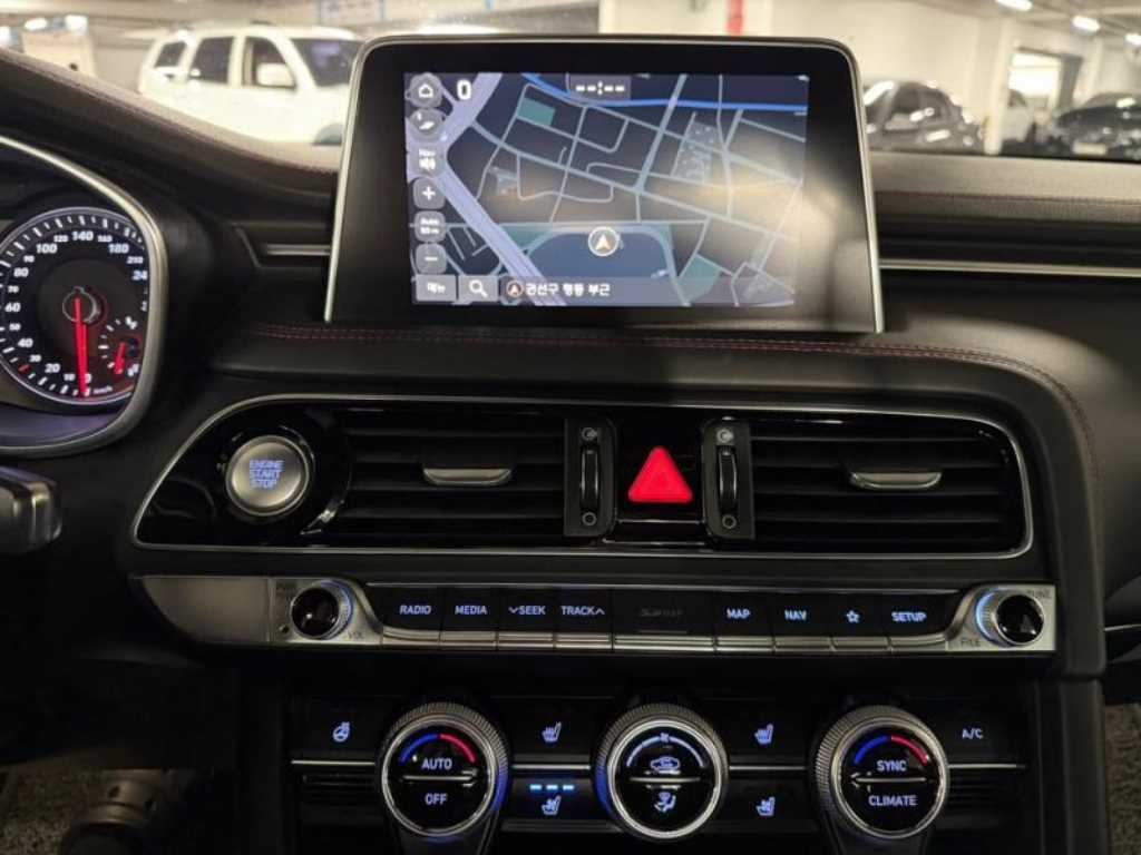 제네시스 G70 2.0T AWD 스포츠 패키지 이미지 10