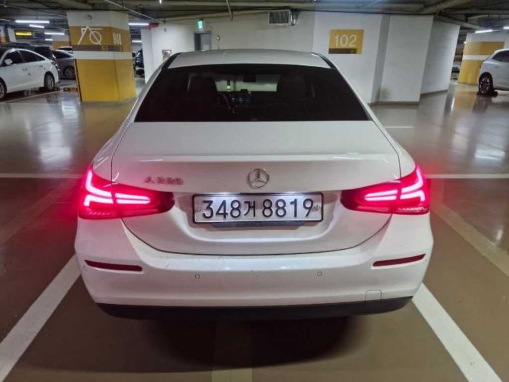 벤츠 A 클래스 A클래스 W177 A220 세단 이미지 2