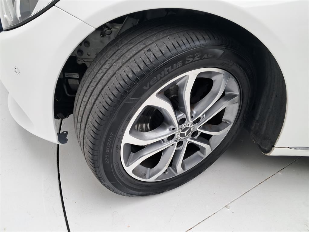 벤츠 C 클래스 C클래스 W205 C200 아방가르드 이미지 19