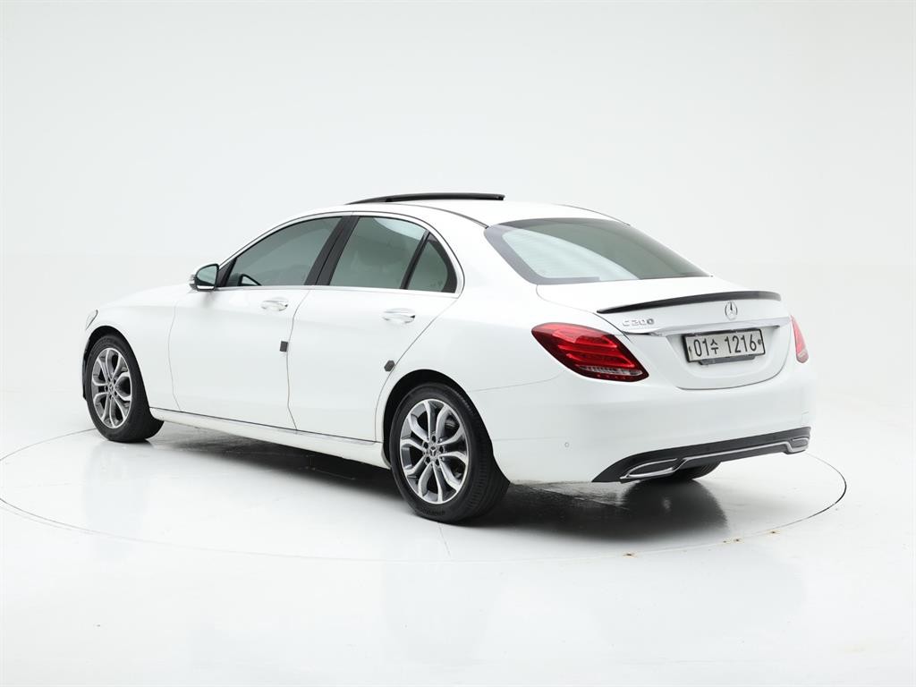 벤츠 C 클래스 C클래스 W205 C200 아방가르드 이미지 4