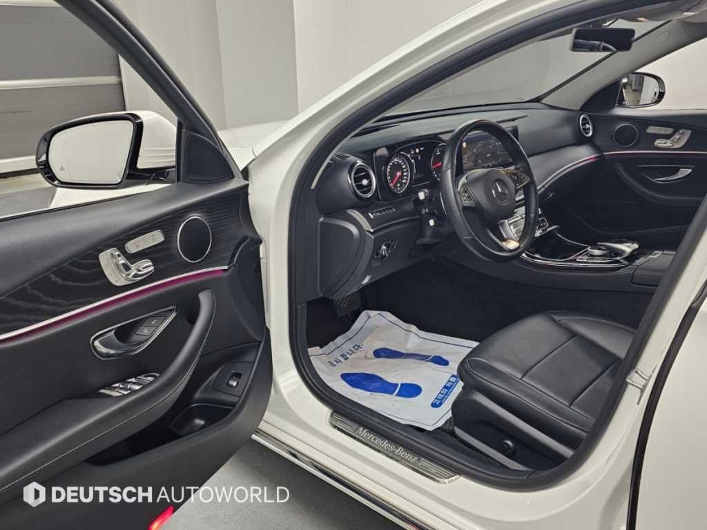벤츠 E 클래스 E-클래스 W213 E220d 아방가르드 이미지 11