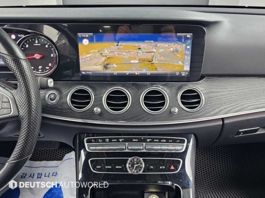 벤츠 E 클래스 E-클래스 W213 E220d 아방가르드 이미지 14