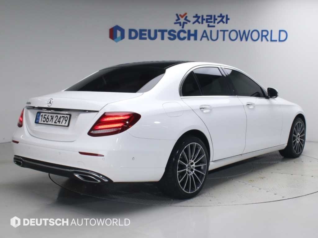 벤츠 E 클래스 E-클래스 W213 E220d 아방가르드 이미지 2