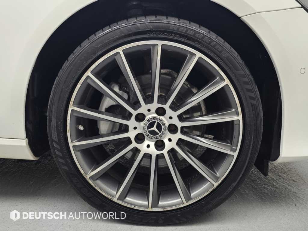벤츠 E 클래스 E-클래스 W213 E220d 아방가르드 이미지 5