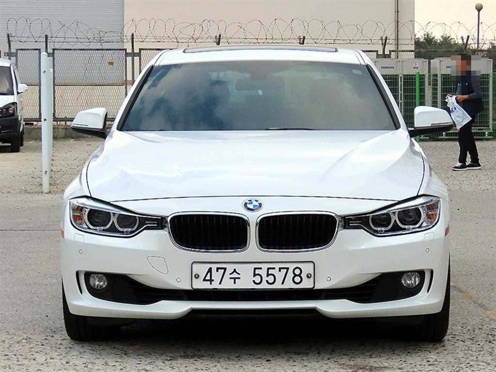 BMW 3시리즈 3시리즈 (F30) 320i 이미지 1