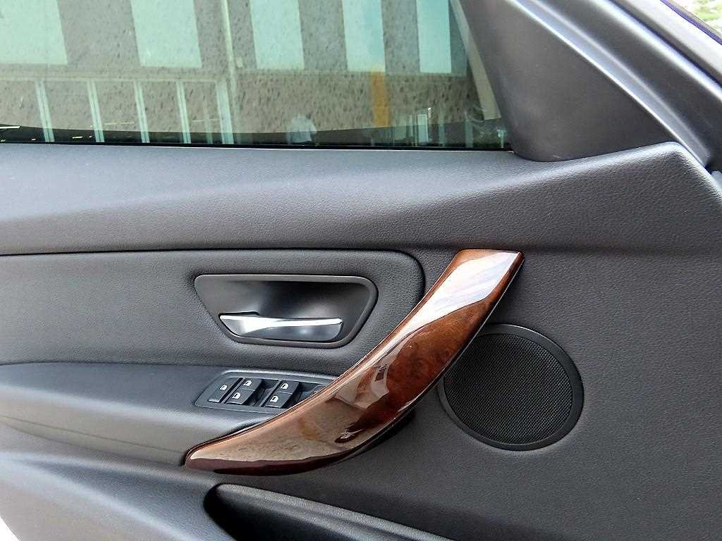 BMW 3시리즈 3시리즈 (F30) 320i 이미지 11