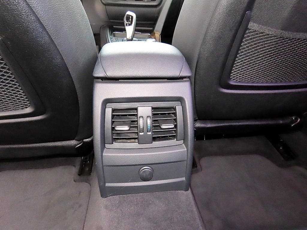 BMW 3시리즈 3시리즈 (F30) 320i 이미지 16