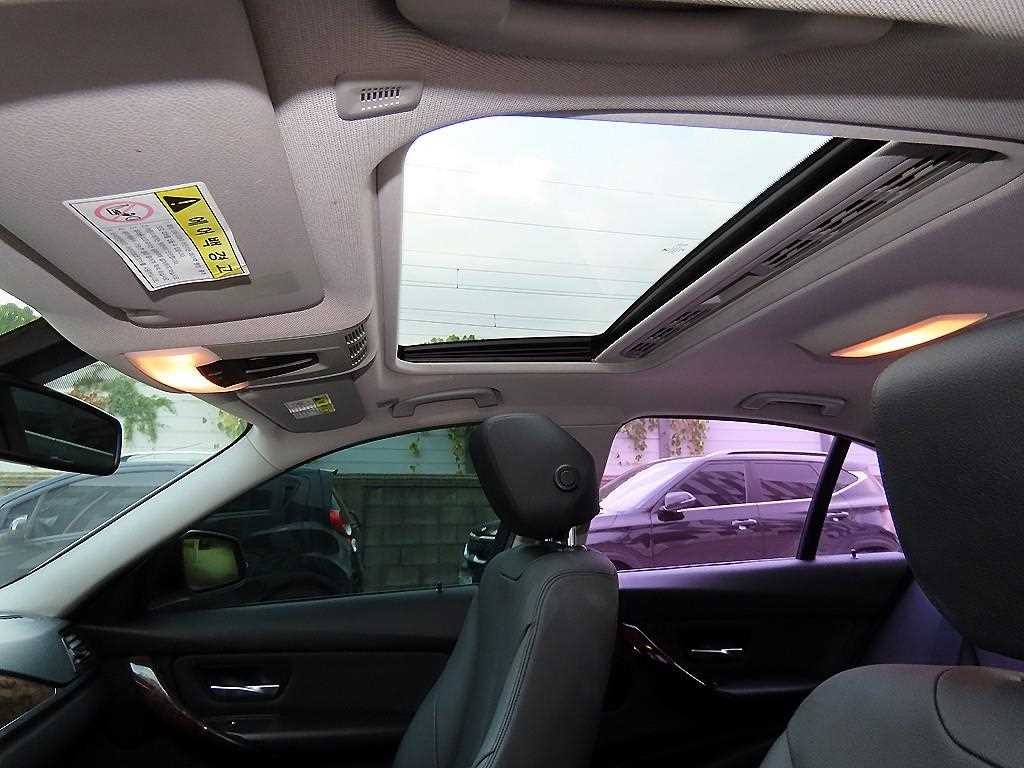 BMW 3시리즈 3시리즈 (F30) 320i 이미지 17