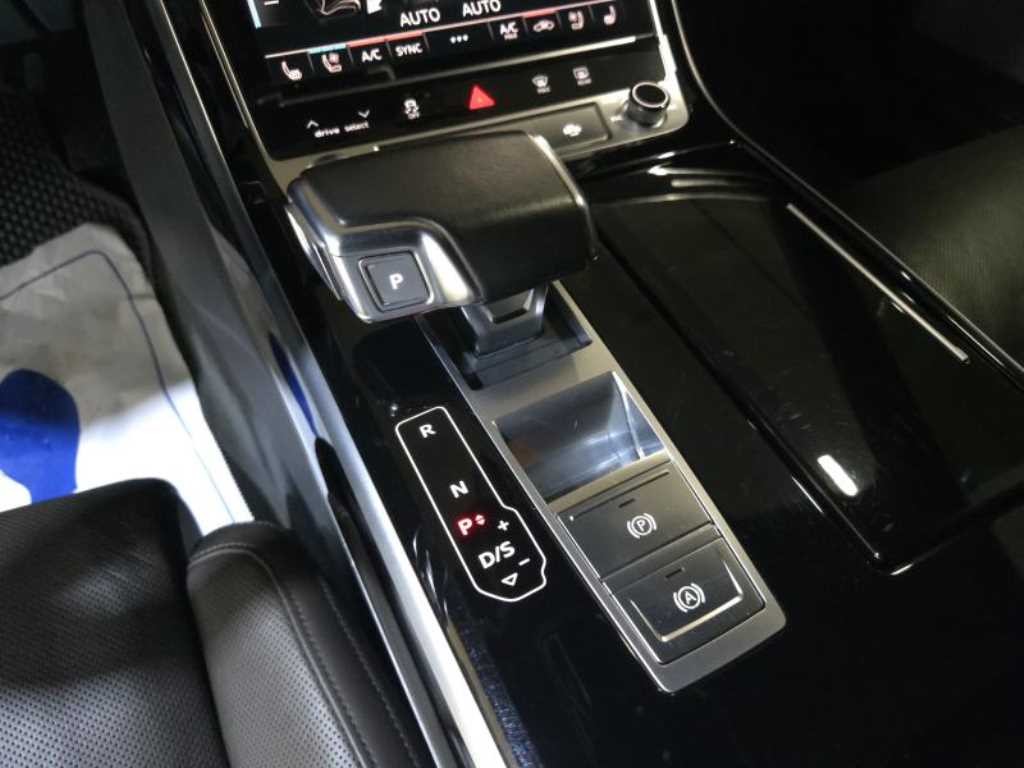아우디 A8 A8 (D5) 55 TFSI 콰트로 LWB 이미지 11