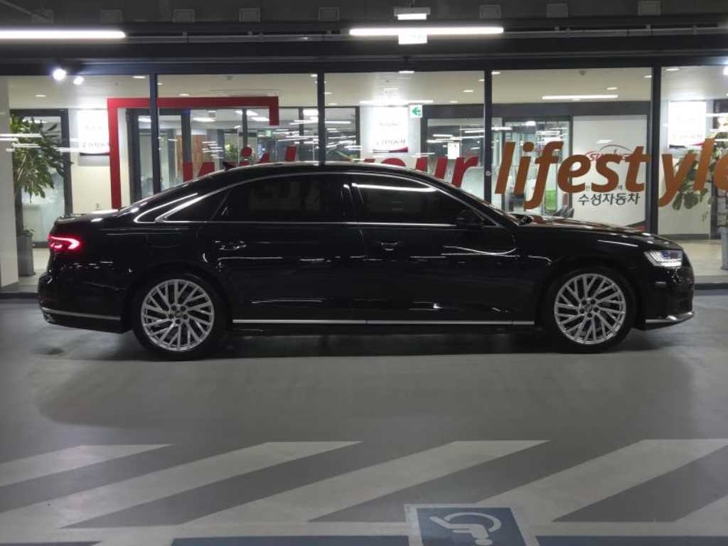 아우디 A8 A8 (D5) 55 TFSI 콰트로 LWB 이미지 3