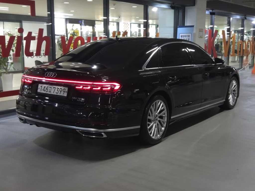 아우디 A8 A8 (D5) 55 TFSI 콰트로 LWB 이미지 4
