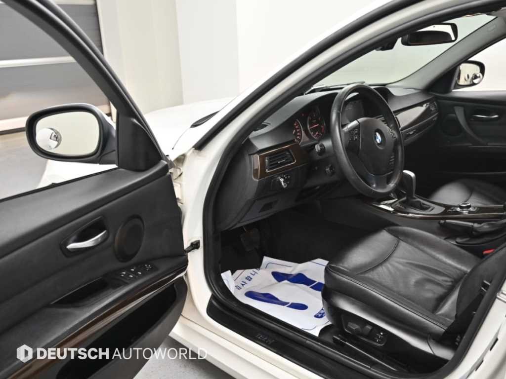 BMW 3시리즈 3시리즈 (E90) 320d 세단 내비 패키지 이미지 11
