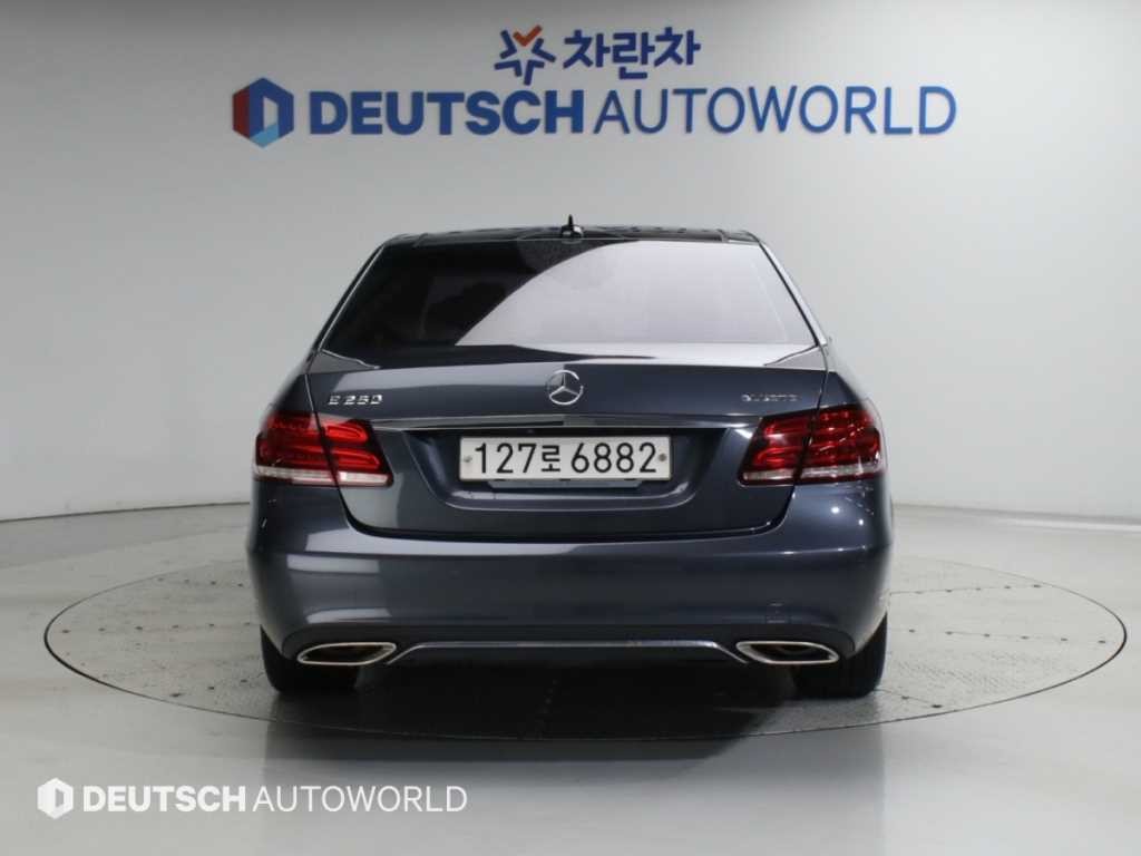 벤츠 E 클래스 E-클래스 W212 E250 블루텍 4MATIC 아방가르드 이미지 4