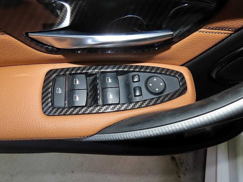 BMW 3시리즈 3시리즈 (F30) 330i M 스포츠 쉐도우 이미지 13