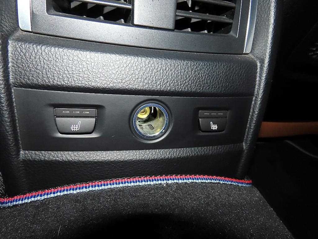 BMW 3시리즈 3시리즈 (F30) 330i M 스포츠 쉐도우 이미지 15