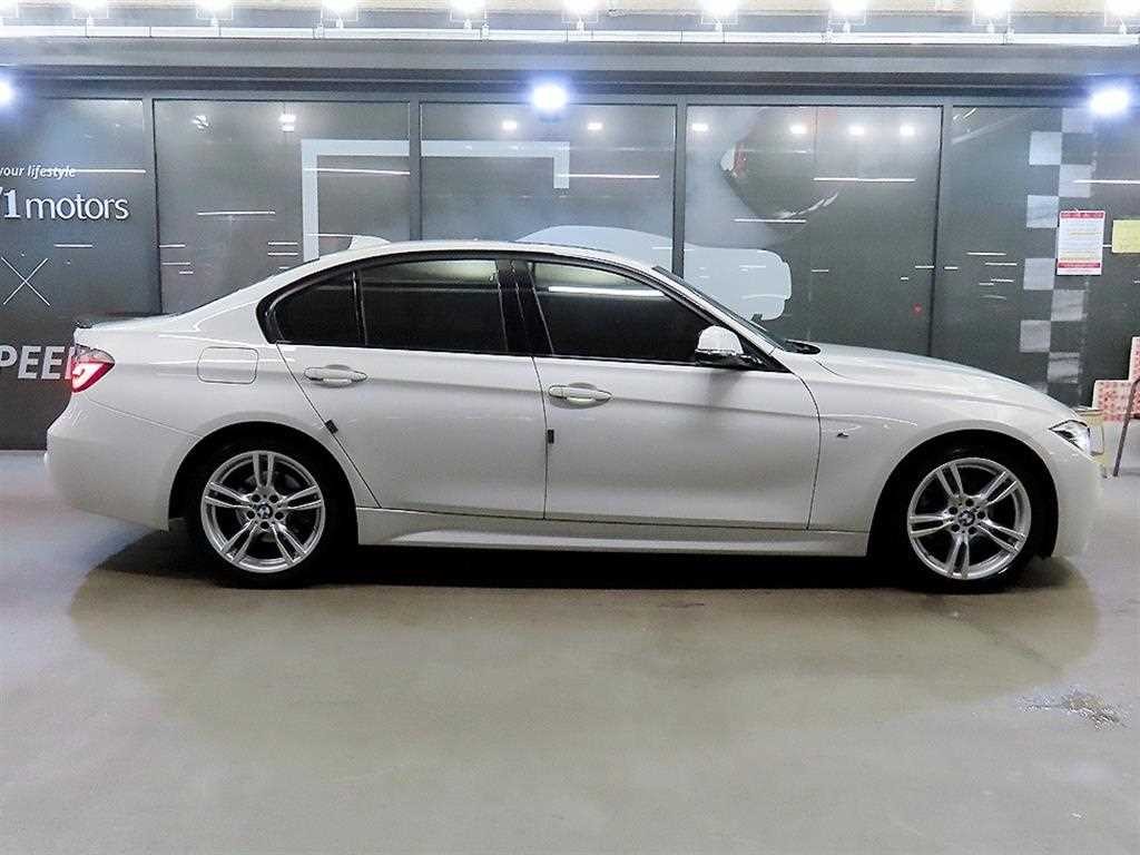 BMW 3시리즈 3시리즈 (F30) 330i M 스포츠 쉐도우 이미지 3