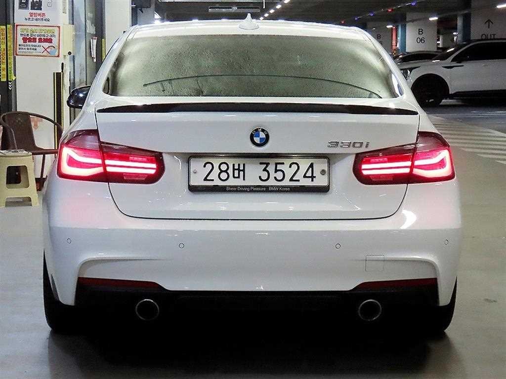BMW 3시리즈 3시리즈 (F30) 330i M 스포츠 쉐도우 이미지 5