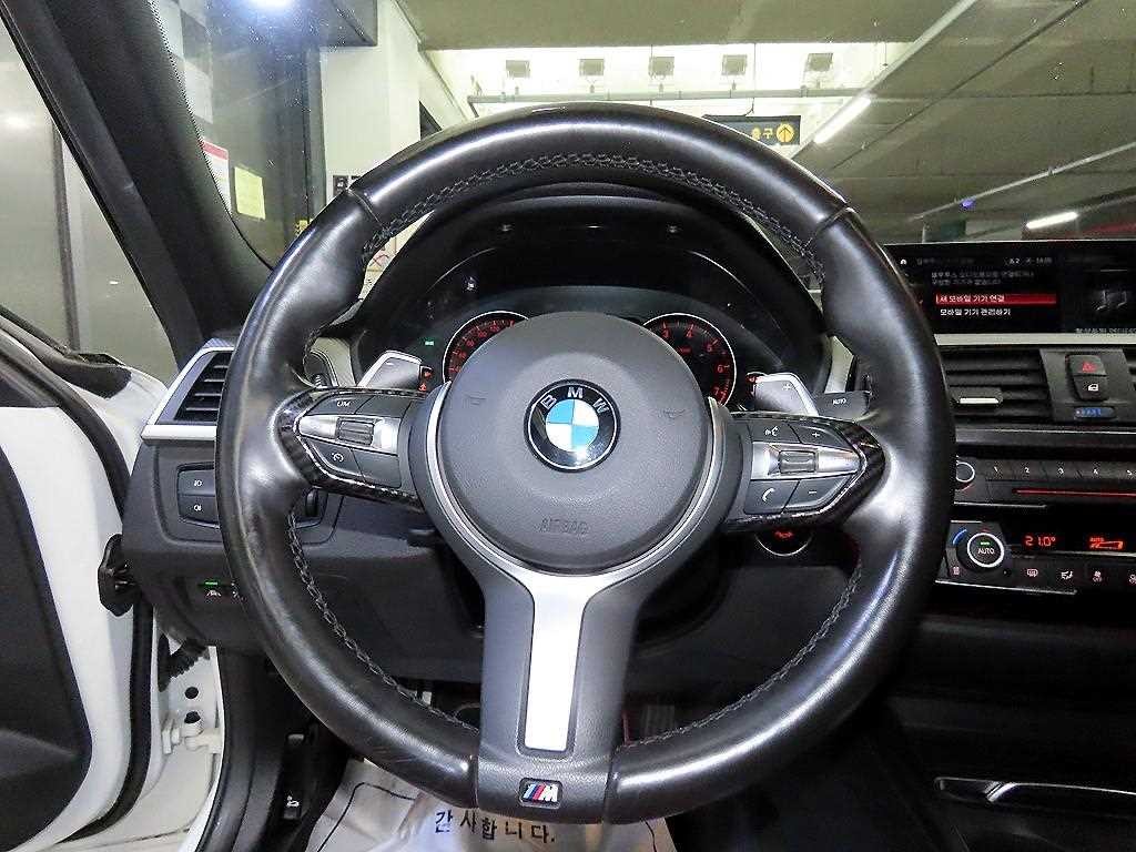 BMW 3시리즈 3시리즈 (F30) 330i M 스포츠 쉐도우 이미지 8