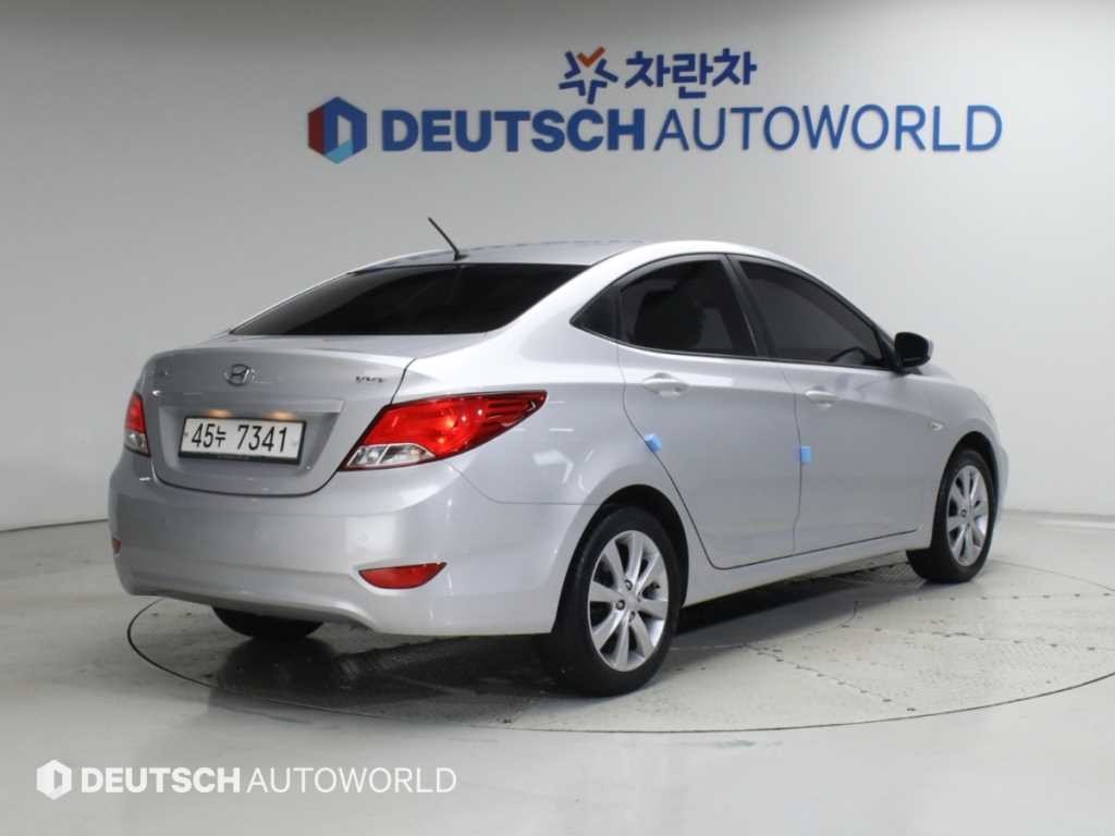 현대 엑센트 엑센트신형 1.4VVT 스타일 이미지 2