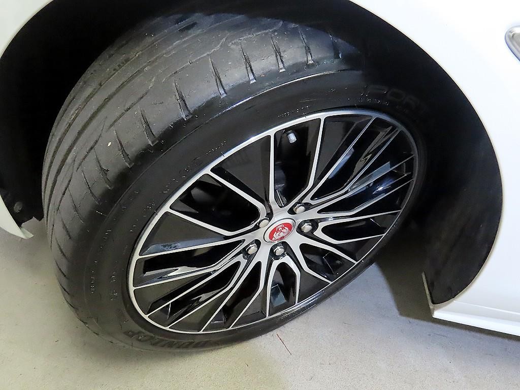 재규어 XE D180 R-다이나믹 S 이미지 20