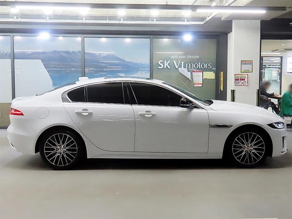 재규어 XE D180 R-다이나믹 S 이미지 3