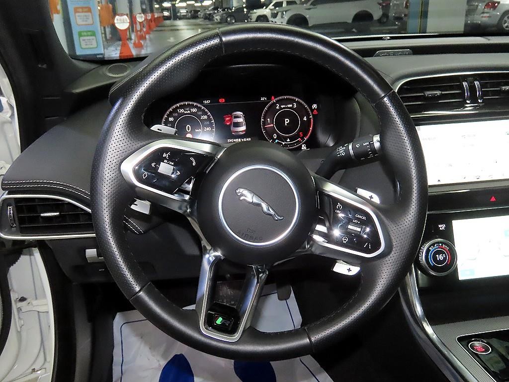 재규어 XE D180 R-다이나믹 S 이미지 8