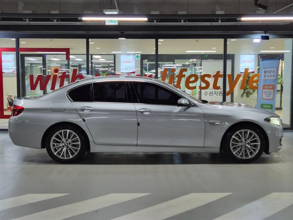 BMW 5시리즈 5시리즈 (F10) 520d 럭셔리 플러스 이미지 3
