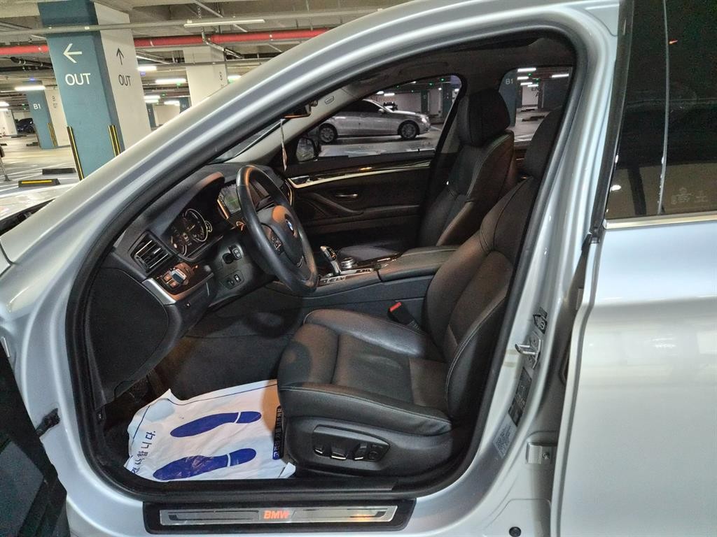 BMW 5시리즈 5시리즈 (F10) 520d 럭셔리 플러스 이미지 6