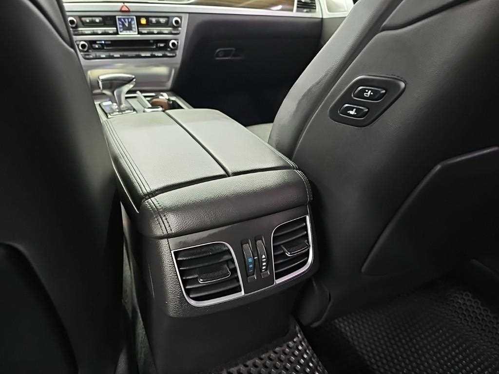 제네시스 G80 3.3 GDI AWD 프리미엄 럭셔리 이미지 17