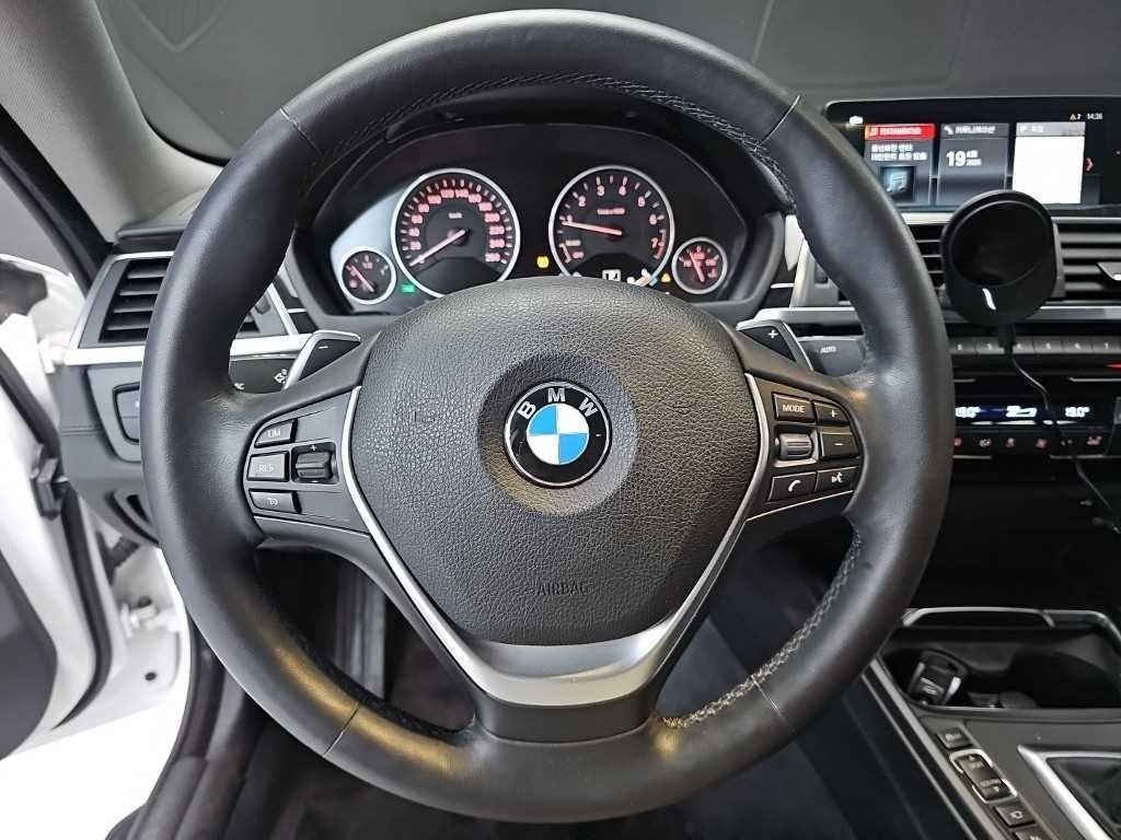 BMW 4시리즈 4시리즈 (F32) 420i 그란쿠페 럭셔리 이미지 9