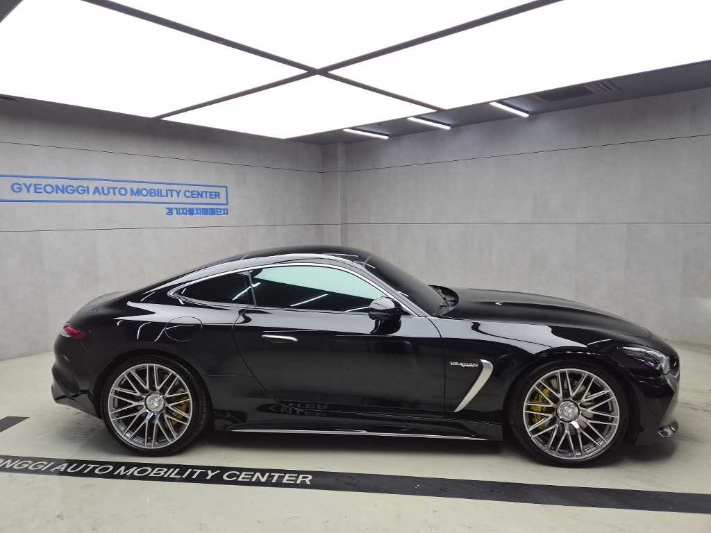 벤츠 AMG GT 55 4MATIC+ 쿠페 이미지 2