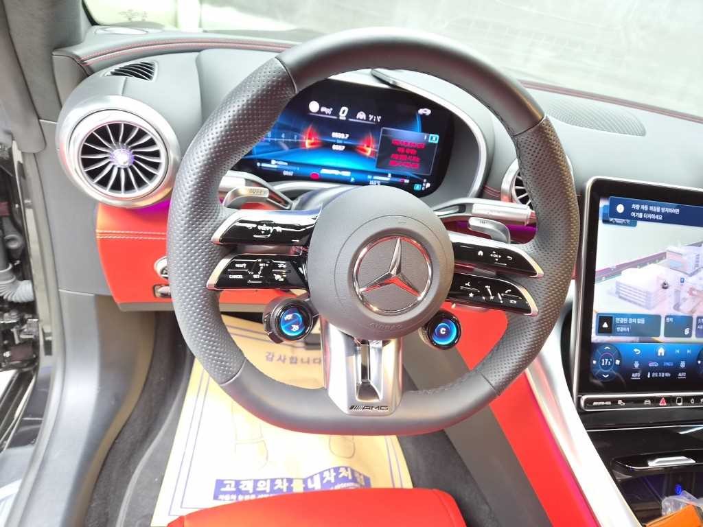 벤츠 AMG GT 55 4MATIC+ 쿠페 이미지 9