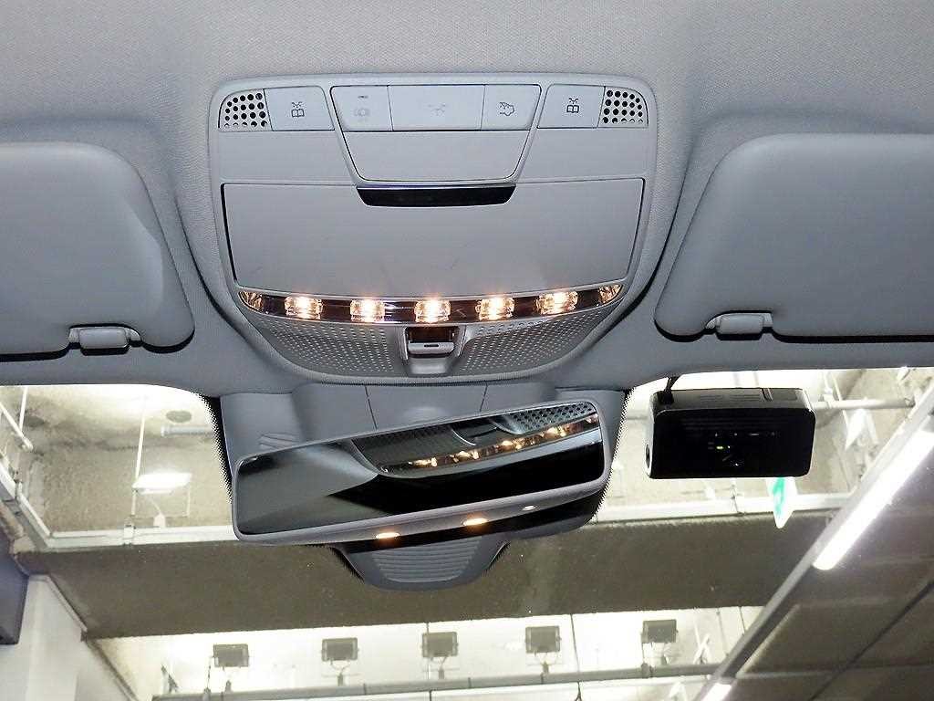 벤츠 E 클래스 E-클래스 W213 E220d 4MATIC 익스클루시브 이미지 14