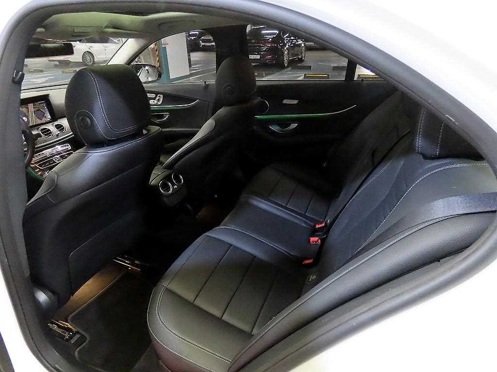벤츠 E 클래스 E-클래스 W213 E220d 4MATIC 익스클루시브 이미지 7