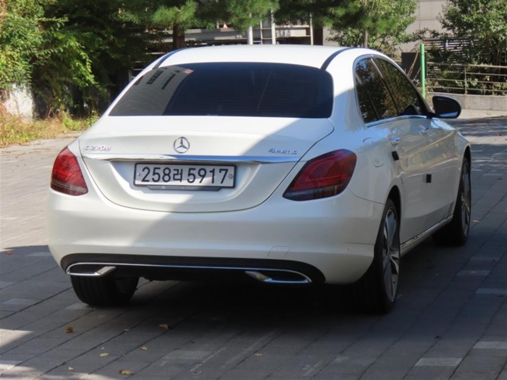 벤츠 C 클래스 C클래스 W205 C220 d 4MATIC 이미지 3
