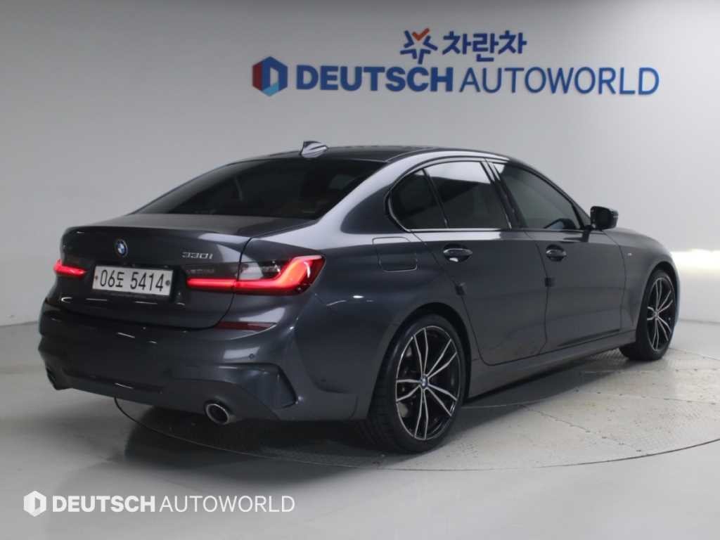 BMW 3시리즈 3시리즈 (G20) 330i xDrive M 스포츠 이미지 2