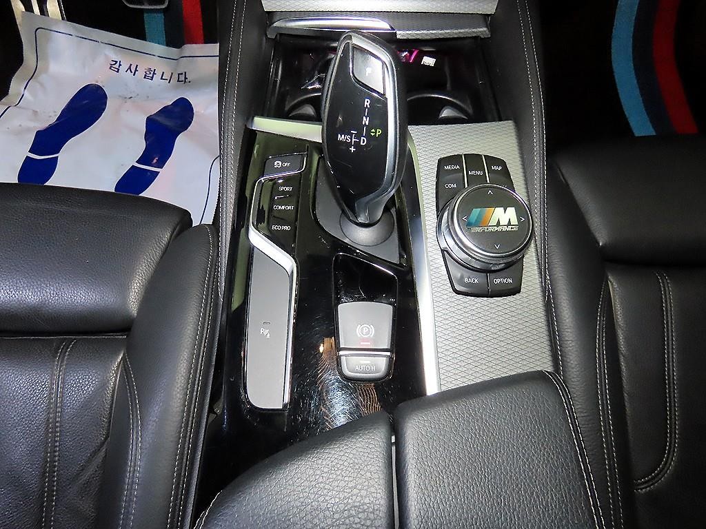 BMW 5시리즈 5시리즈 (G30) 530i M 스포츠 이미지 12