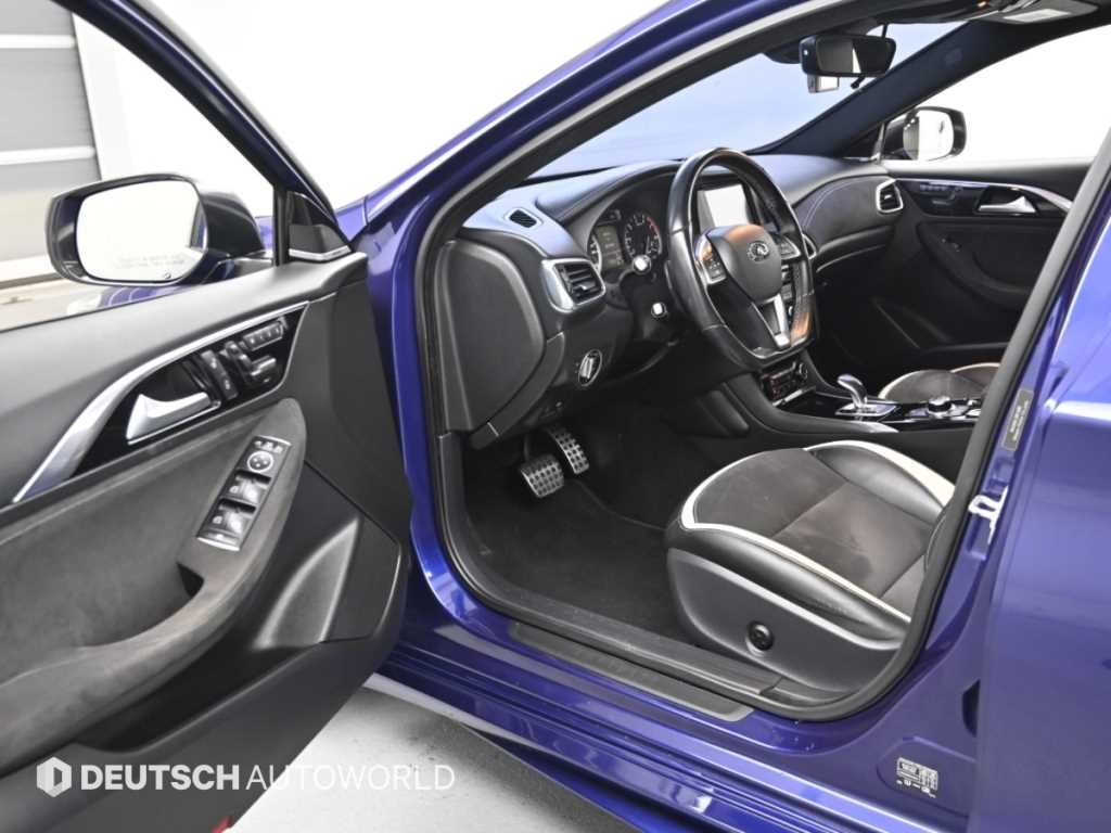 인피니티 Q Q30 2.0 프리미엄 이미지 10