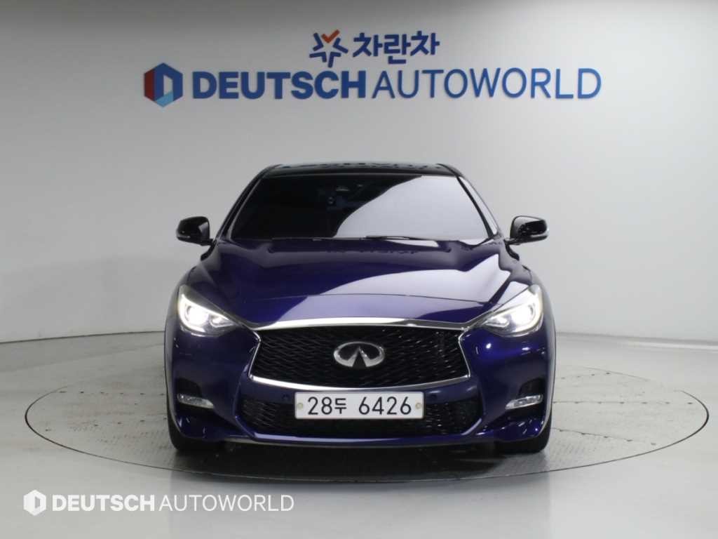 인피니티 Q Q30 2.0 프리미엄 이미지 3