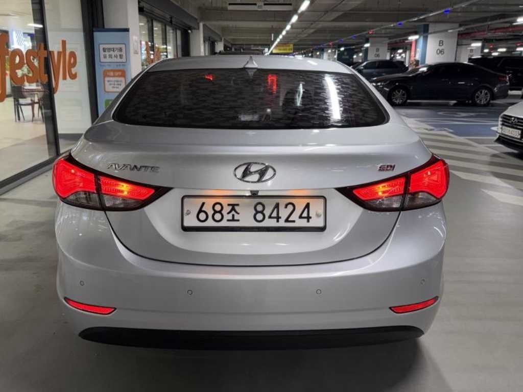 현대 아반떼 더 뉴 아반떼 1.6 GDI 스타일 이미지 5